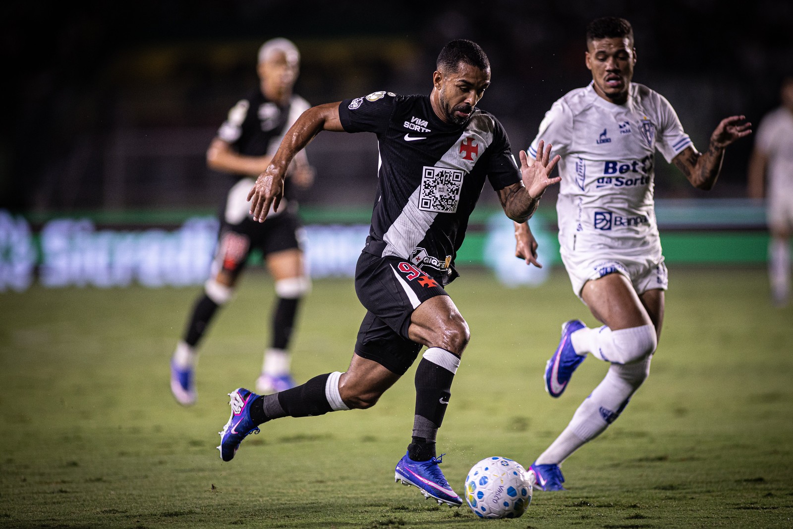 Vasco recusa proposta do PAOK e mantém Paulo Henrique no elenco