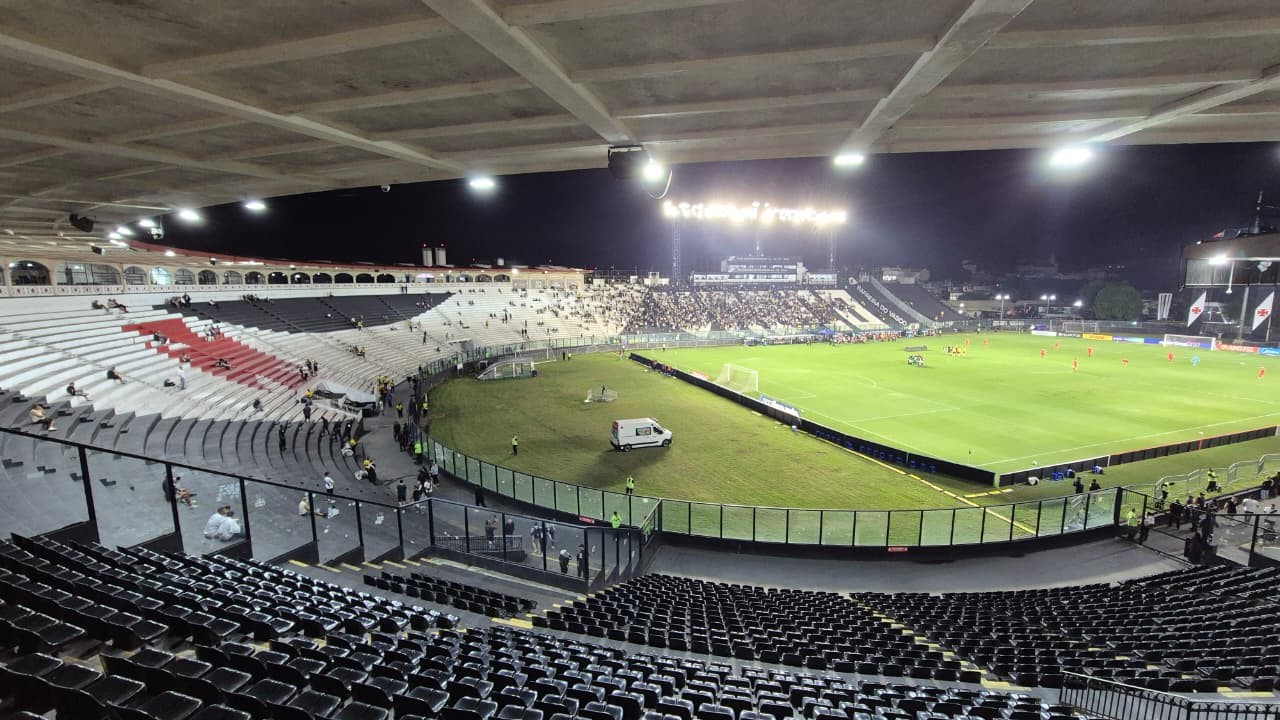 Vasco e Vitória: A Grande Batalha em São Januário pela Copa do Brasil